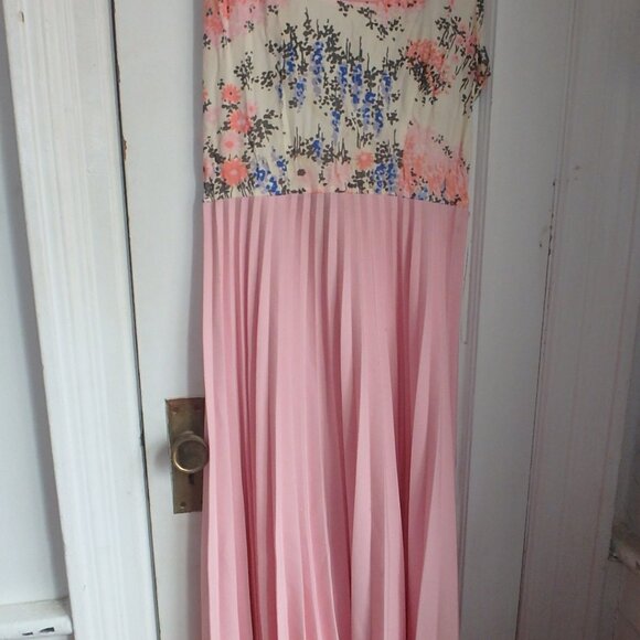 Pink Floral Chenille Wool Pleated Sunday Dress Set - Picture 3 of 8